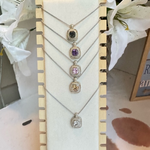 CLOVER NECKLACE - Picture 11 of 14